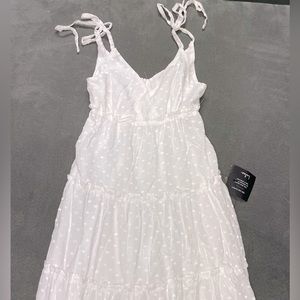 Lulu’s white Swiss dot tiered maxi dress XS